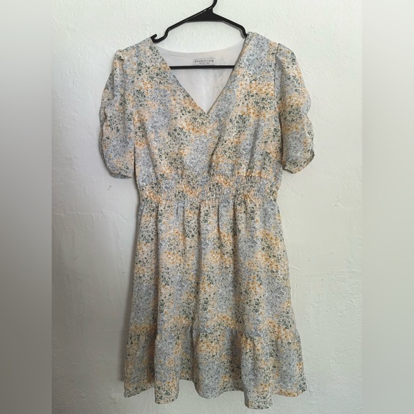 Paper Crane Dresses & Skirts - Paper Crane White Floral Midi Dress - Women's Size Medium